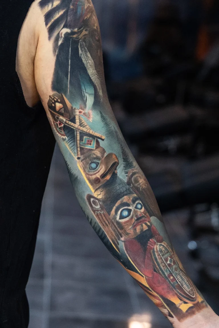 Tatuaje con color por Ekaterina en Valencia — Museum Tattoo & Art