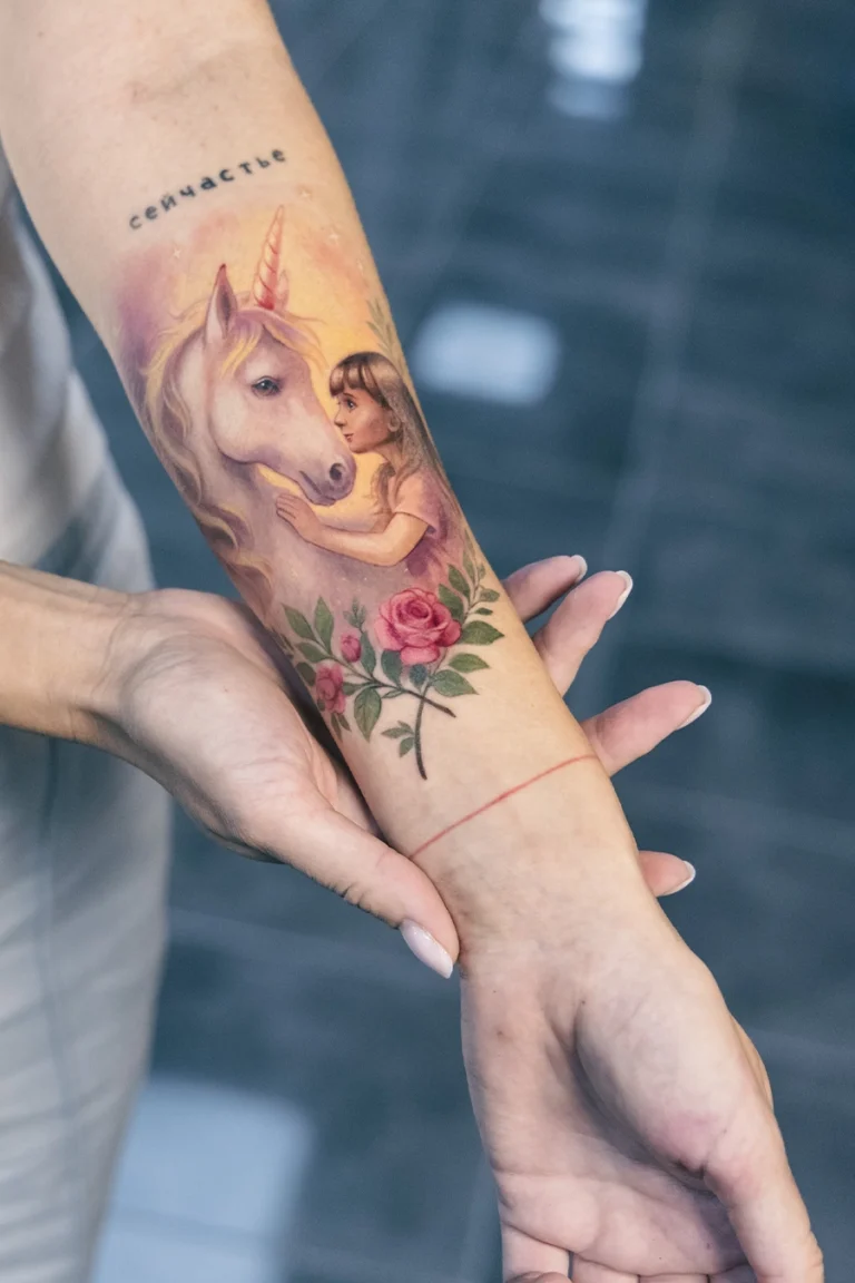 Tatuaje con color por Ekaterina en Valencia — Museum Tattoo & Art