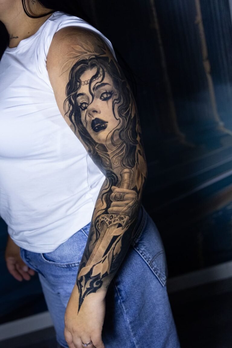Arte corporal en blackwork de Caval Ink en Valencia — Museum Tattoo & Art