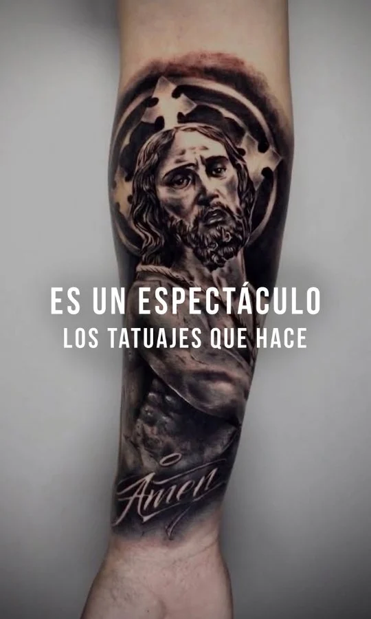 De tener un Cristo en la espalda "hecho un Cristo" 😅 a lucir una locura de pieza en el antebrazo.

Este client